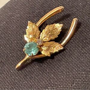 Wishbone Gold Tone Blue Rhinestone Leaf Brooch Pin 1.5 inches‎